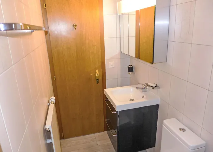 Aglaia By Interhome 克莱恩 蒙塔纳