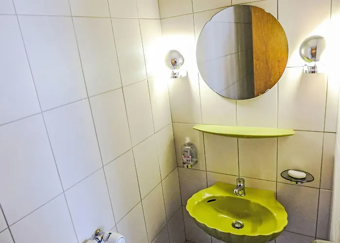 Aglaia By Interhome 克莱恩 蒙塔纳